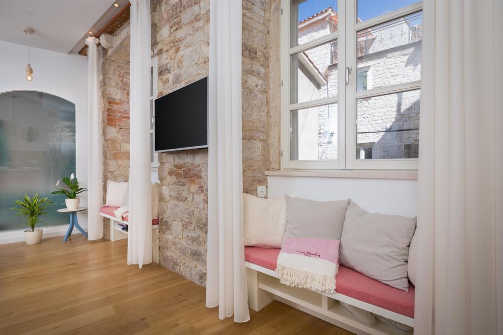 That Place Studio Apartment Трогир Экстерьер фото
