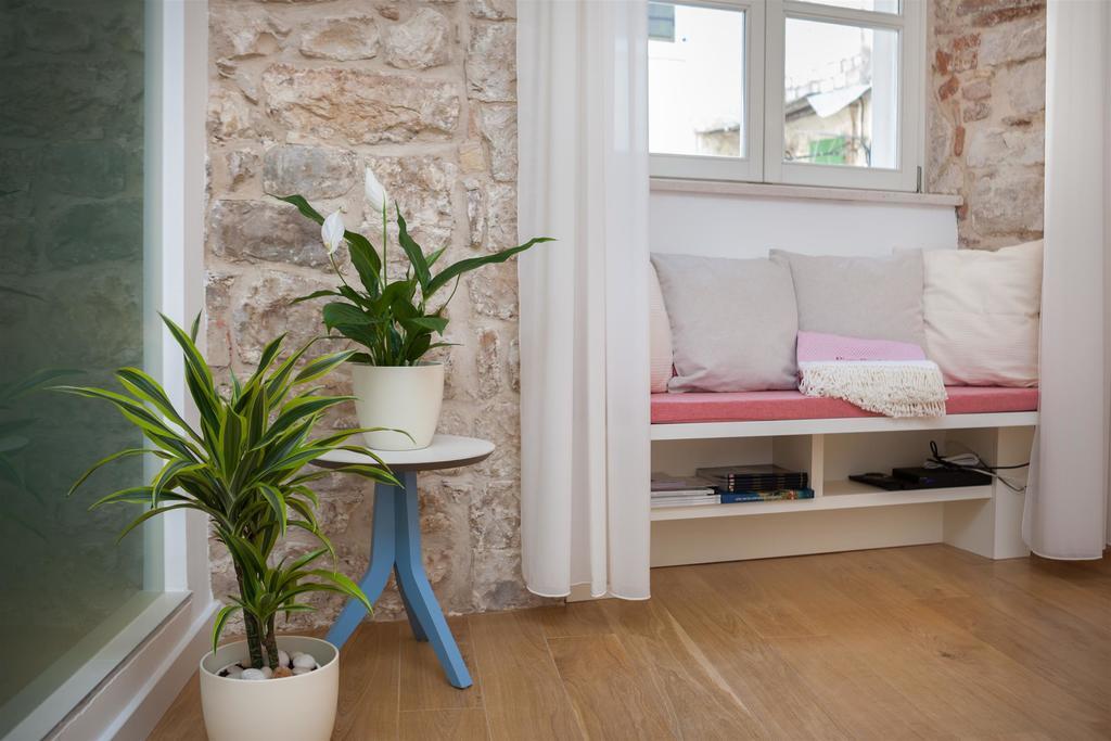 That Place Studio Apartment Трогир Экстерьер фото